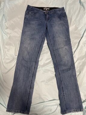 Wit & Wisdom Straight-Leg Jeans in Medium Blue Wash